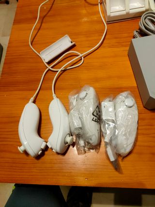 NINTENDO WII+MANDOS+JUEGOS