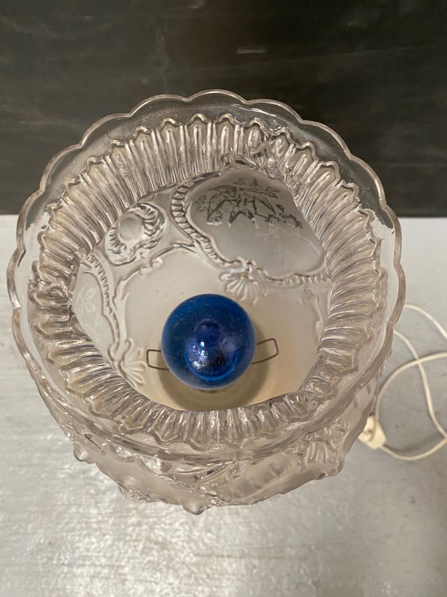 lampara sobremesa dorada