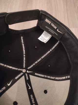 gorra Nike de visera plana 
