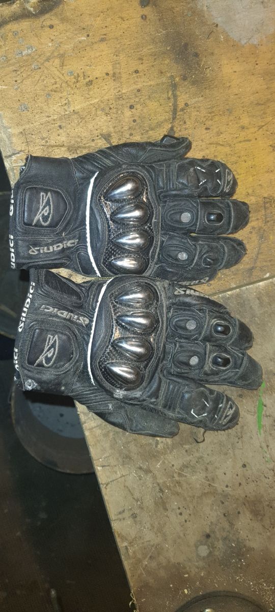 Guanti per motociclismo