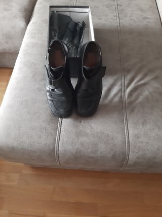 Zapato con belcro de chico negro 41
