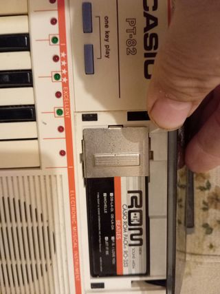piano Casio pt 82
