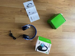 Cascos auriculares ordenador azules negros