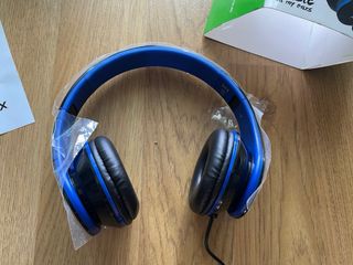 Cascos auriculares ordenador azules negros