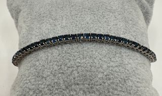 Pulsera riviere de oro de 18 kt con zafiros 4.00ct