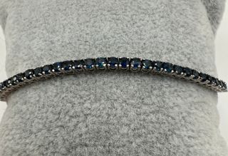 Pulsera riviere de oro de 18 kt con zafiros 4.00ct