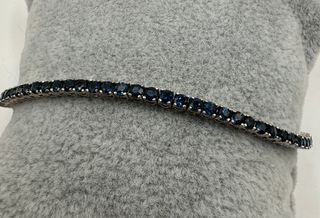 Pulsera riviere de oro de 18 kt con zafiros 4.00ct