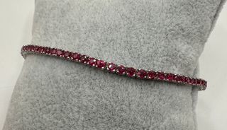 Pulsera riviere de oro de 18 kt con rubíes 4.00ct 