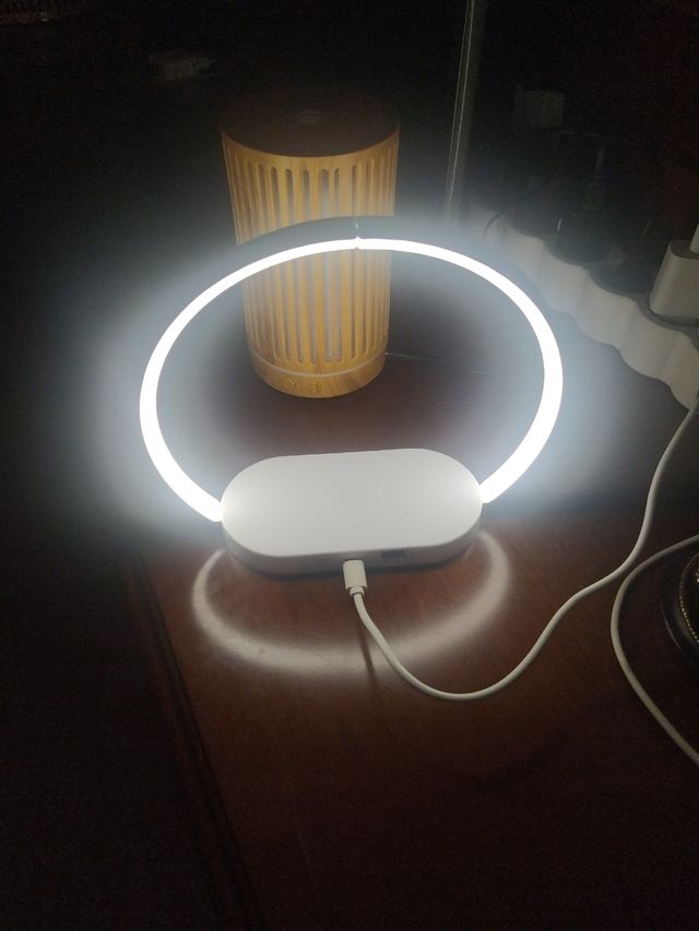 Lámpara cargador smartphone