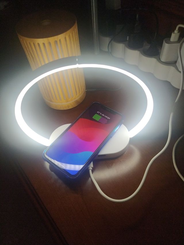 Lámpara cargador smartphone