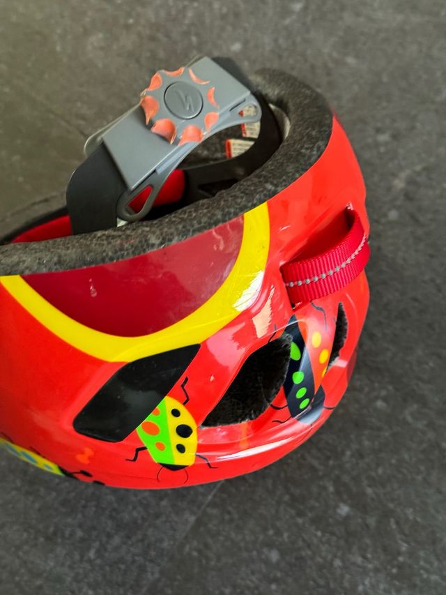Casco de bici de niño/a marca Specialized