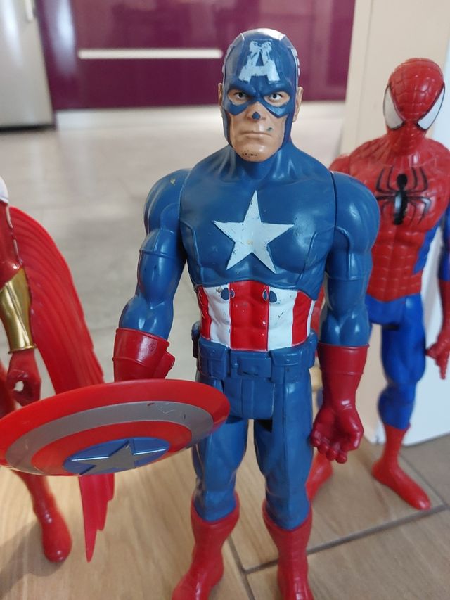 Muñecos avengers