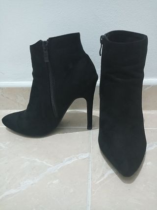 Botines negros tacón fino