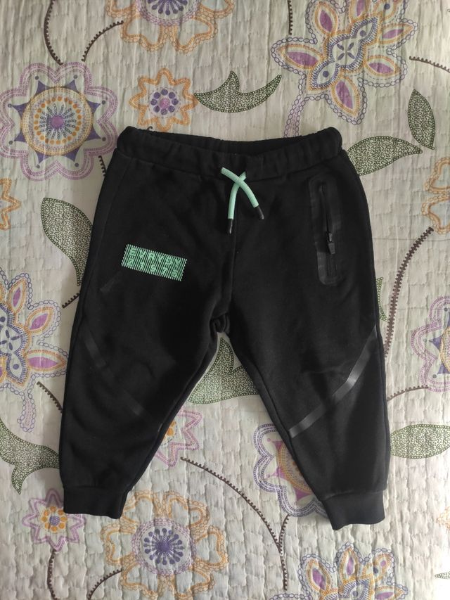 Lote pantalón deportivo 12-18 m Zara. Suelto o lot