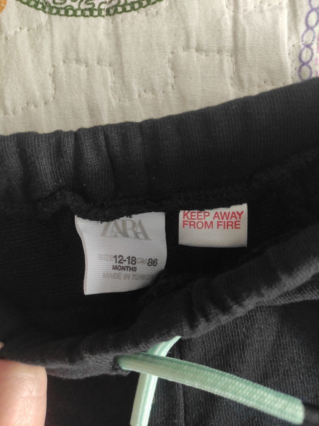 Lote pantalón deportivo 12-18 m Zara. Suelto o lot