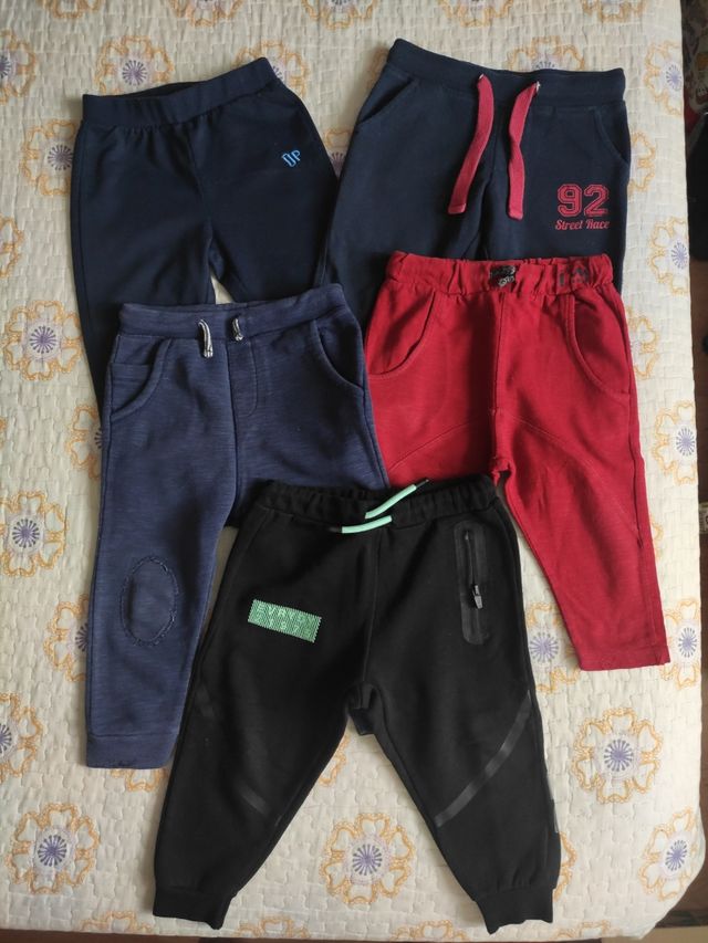 Lote pantalón deportivo 12-18 m Zara. Suelto o lot