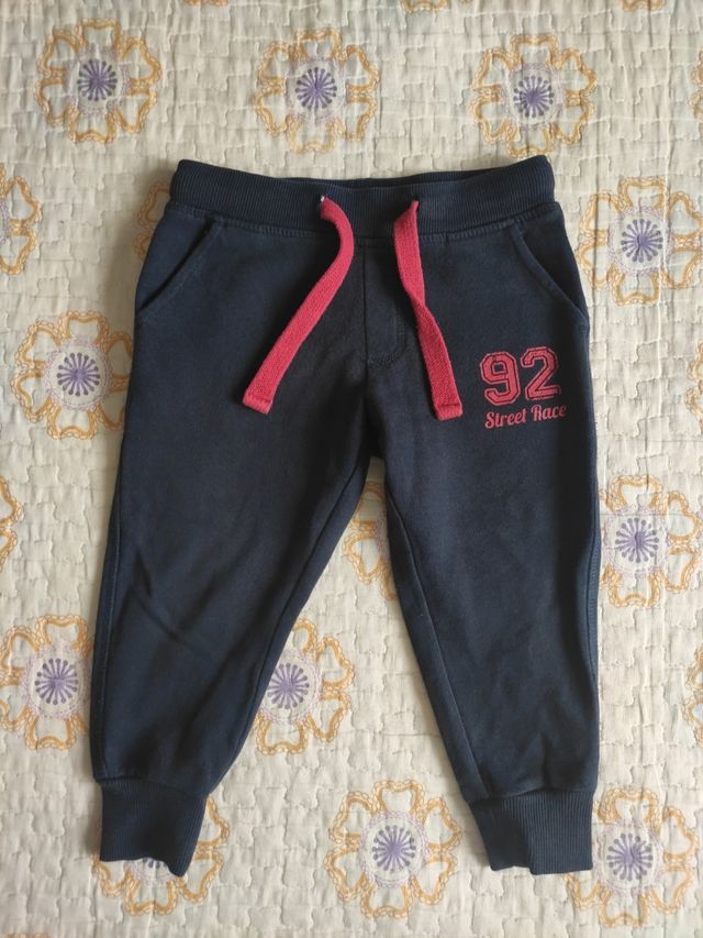 Lote pantalón deportivo 12-18 m Zara. Suelto o lot