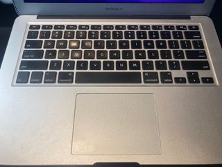 MacBook Air 13 pulgadas Intel Core i5 2 núcleos