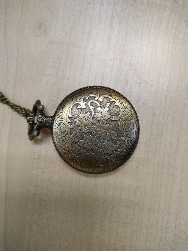 Reloj escudo Piratas emblema en relieve nuevo