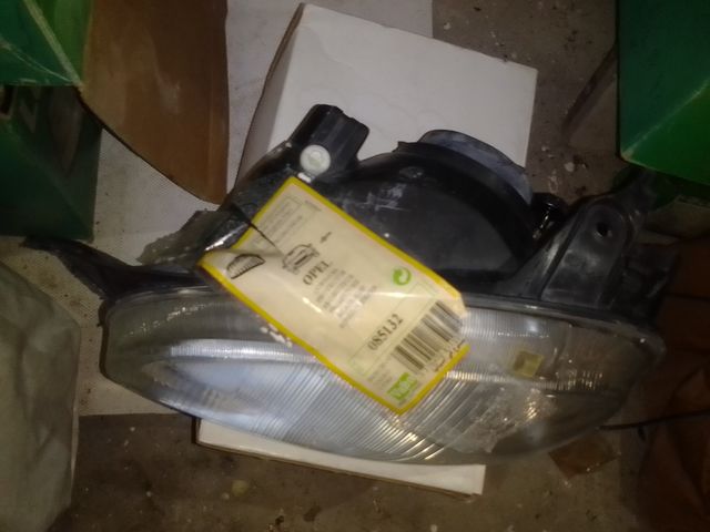 Rebajado faro opel CORSA 93:20€, retrovisor 15€