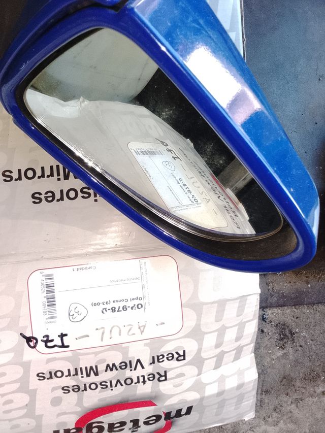 Rebajado faro opel CORSA 93:20€, retrovisor 15€