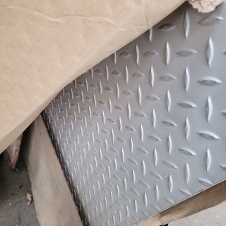 Chapa damero inoxidable.