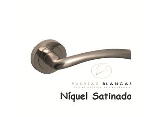 Puerta lisa cedro barnizado