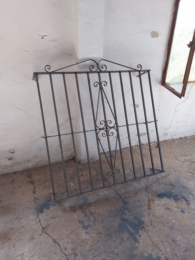 Reja forja para ventana