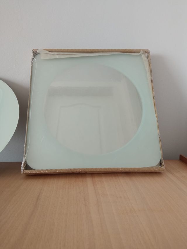 8 espejos IKEA 20x20cm (4 redondos + 4 cuadrados)