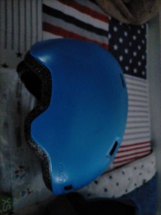 Casco patinaje