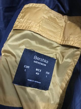 Chaleco Bershka. Talla L
