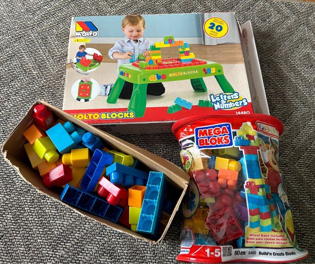 Bloques de construcción Molto y Mega Bloks