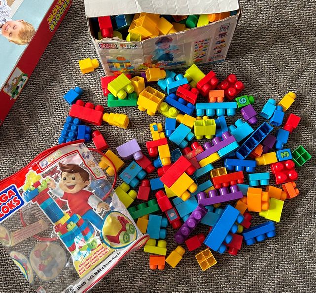Bloques de construcción Molto y Mega Bloks