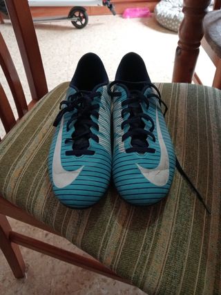 Botas de fútbol Nike 