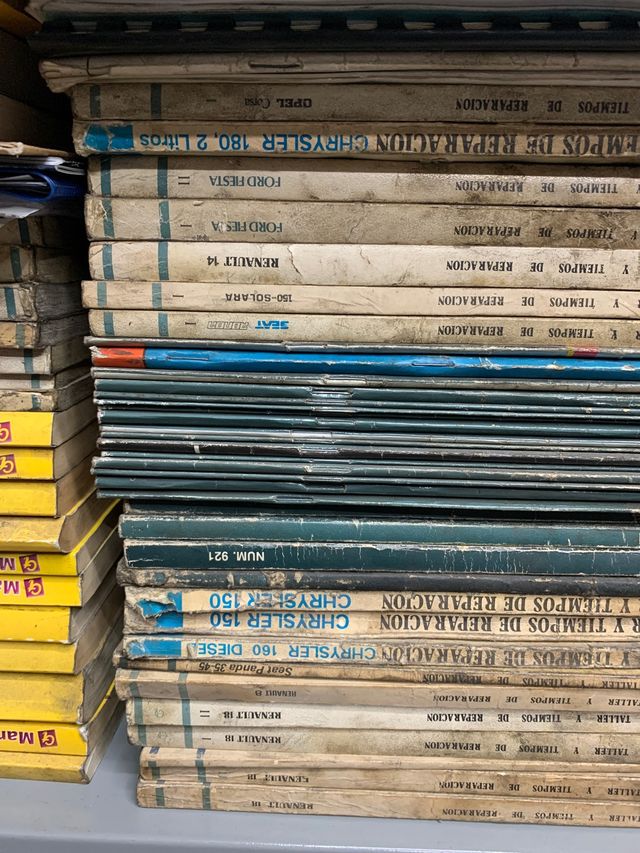 Manuales de taller coches clasicos. 