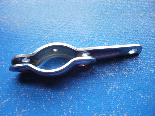 Soporte dinamo bici de varillas.