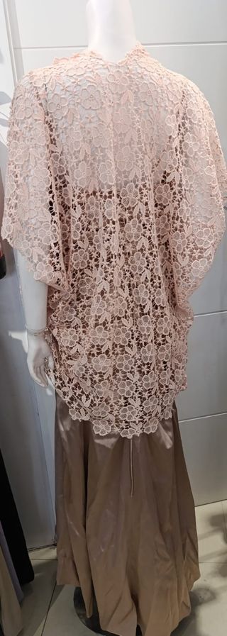Vestido para una boda o de fiesta.