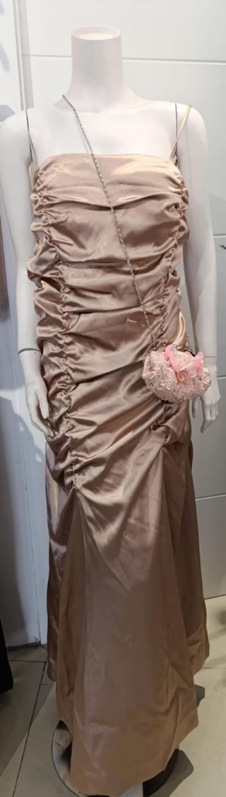 Vestido para una boda o de fiesta.