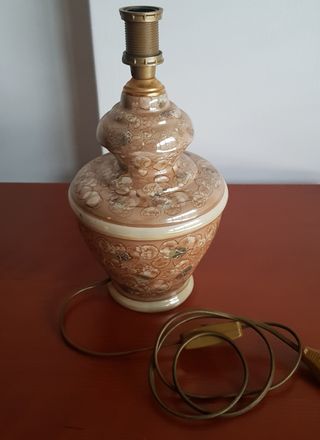 Candeeiro em loiça.