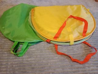 Actividades bebe parasol piscina playa