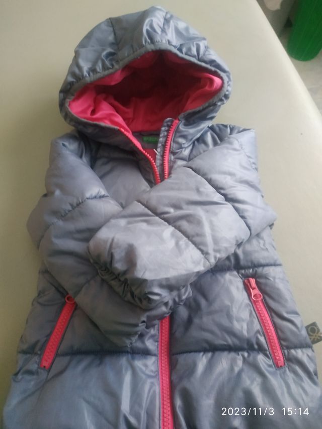 CHAQUETA DE LA MARCA BENETTON CALENTITA PARA NIÑA