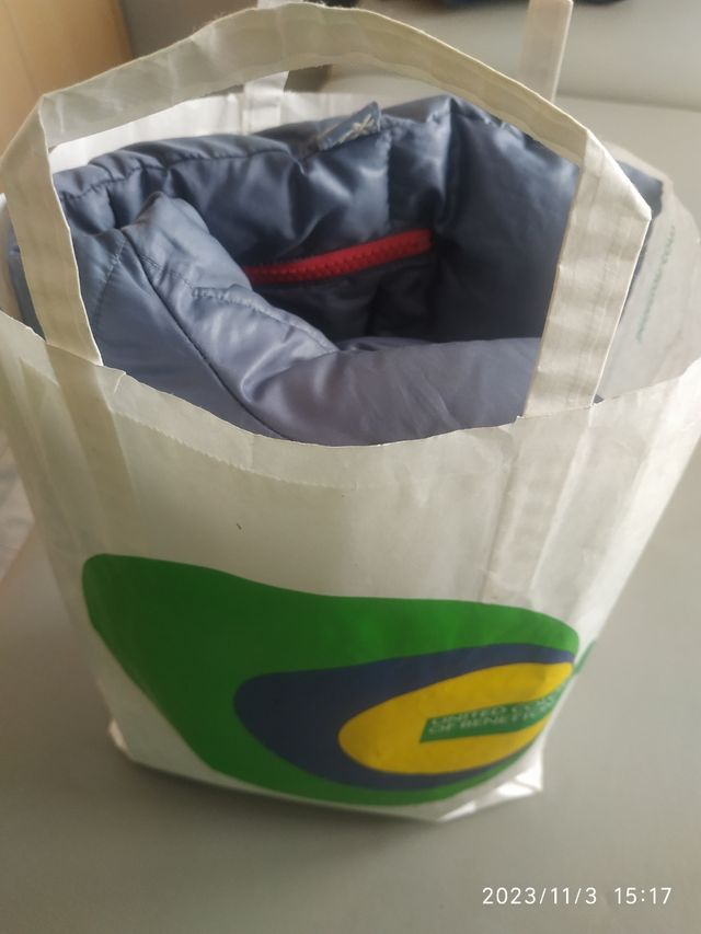 CHAQUETA DE LA MARCA BENETTON CALENTITA PARA NIÑA