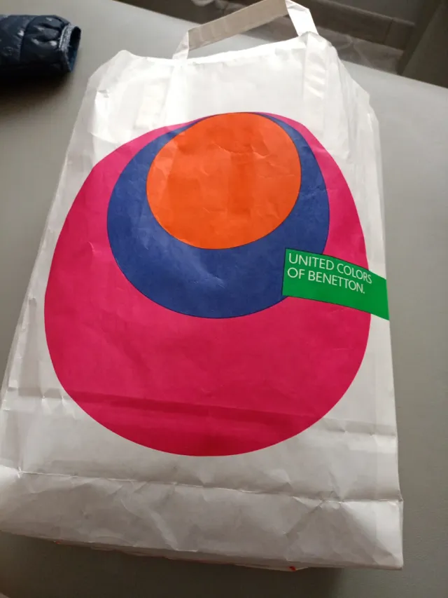 CHAQUETA DE LA MARCA BENETTON CALENTITA PARA NIÑA