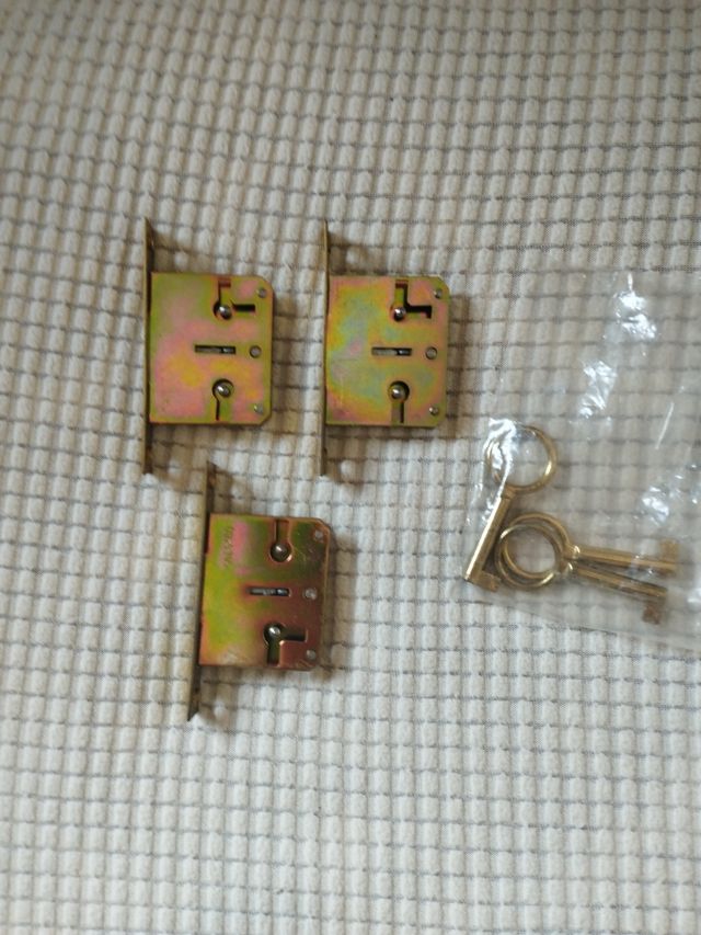 Cerraduras armario o cajón. Precio por unidad