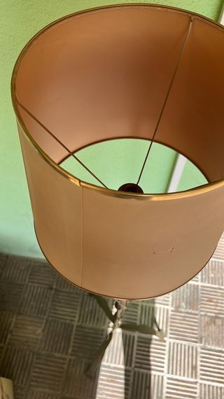 ANTIGUA LÁMPARA DE PIE EN BRONCE