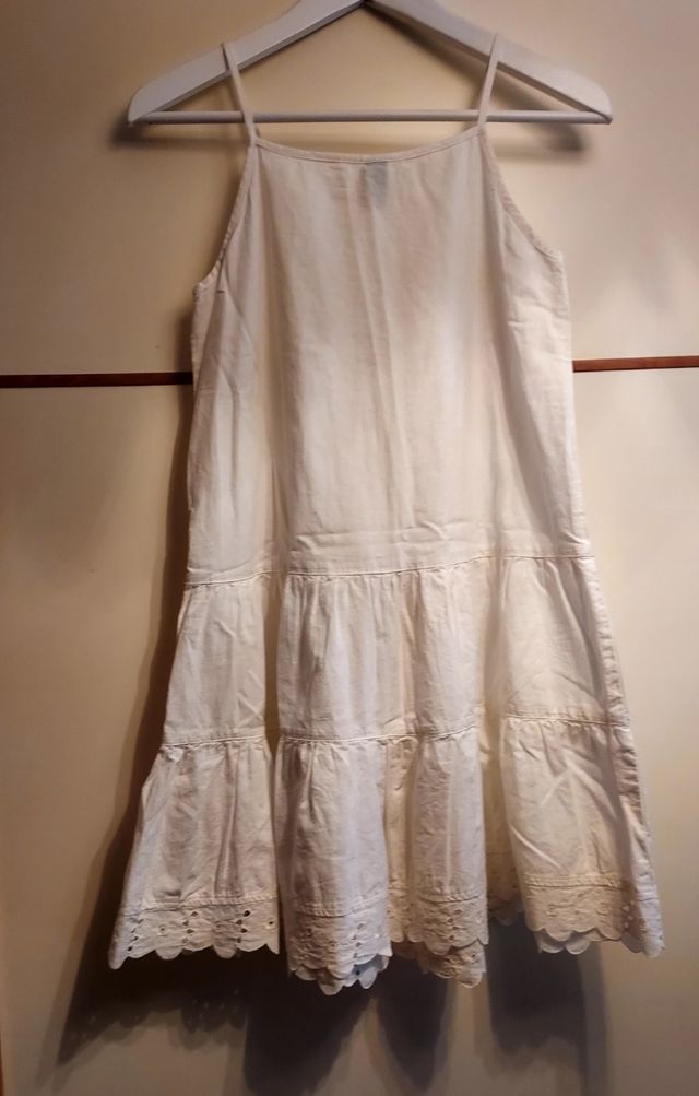 Vestido blanco de tirante fino. T. 13-14 Zara