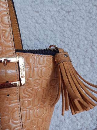 Bolso piel de "Tous ".