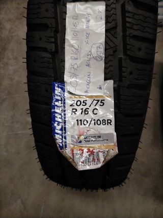 Neumáticos Michelin 205/75/16 AGILIS 