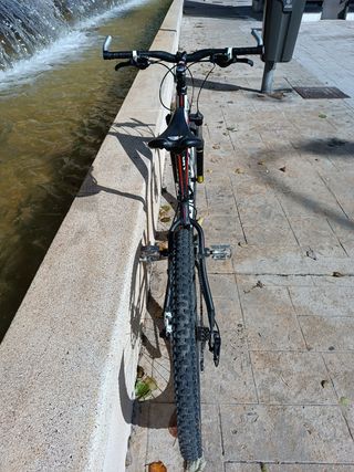 Bicicleta montaña BH Spike + casco Spiuk