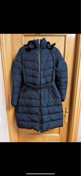 ABRIGO parka ZARA NUEVO! UNA S NEGRO CON PELO.